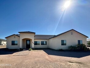 Building Photo - 1527 E Germann Rd