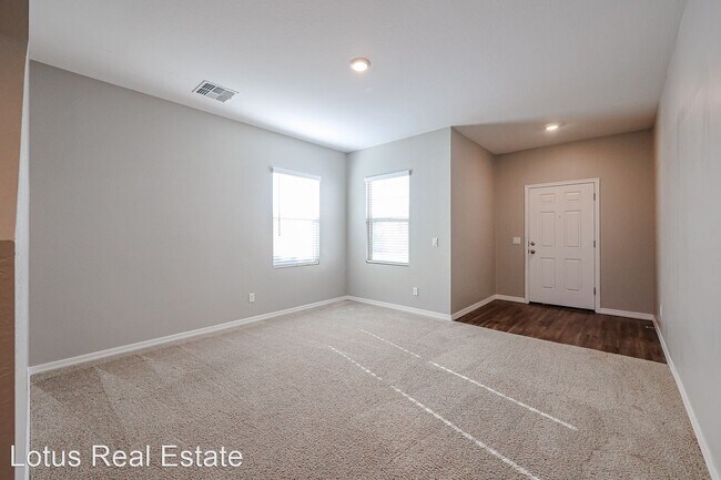 Foto del edificio - 5 br, 3 bath House - 19554 W Annika Dr.