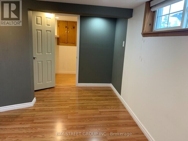 Building Photo - 368 Browndale Crescent