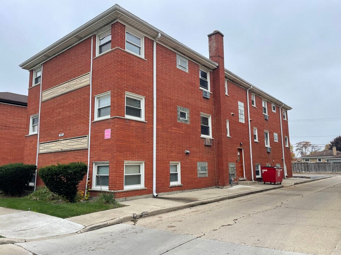4540 River Rd Unit 1W, Schiller Park, IL 60176 Condo for Rent in