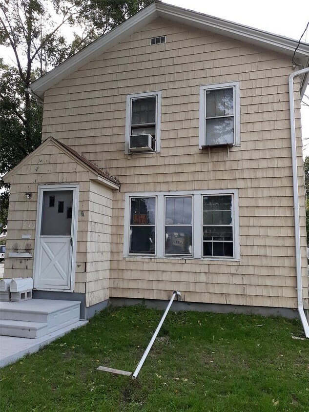 Primary Photo - 219 Winneconne Avenue - Lower