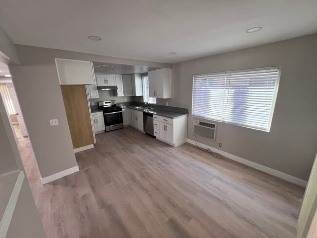 Foto del edificio - 1971 Evergreen St