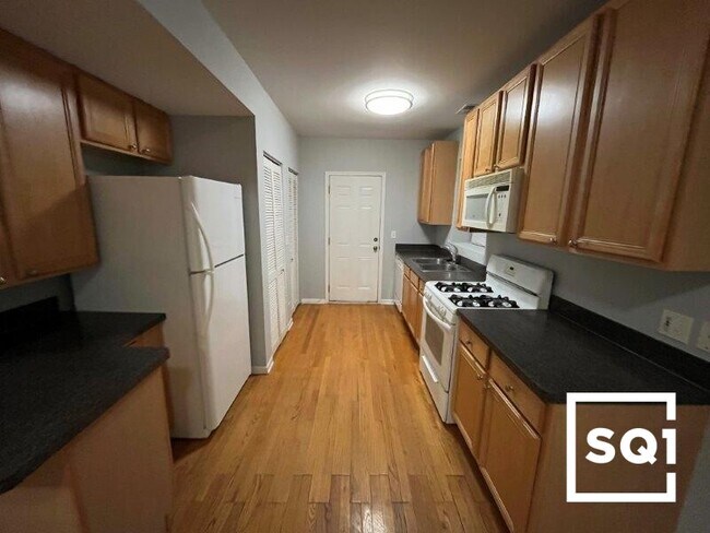 Foto del edificio - 2314 W Rosemont Ave
