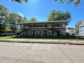 Building Photo - 2510 NW Van Buren Ave