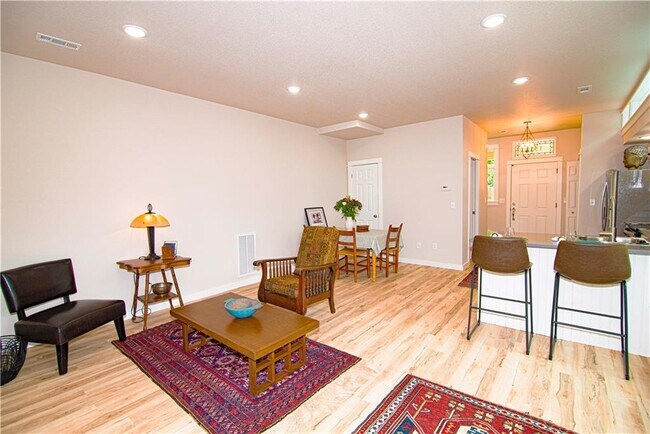 Foto del edificio - 1579 S Duncan Ave