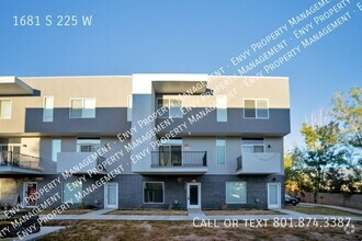 Building Photo - 1681 S 225 W