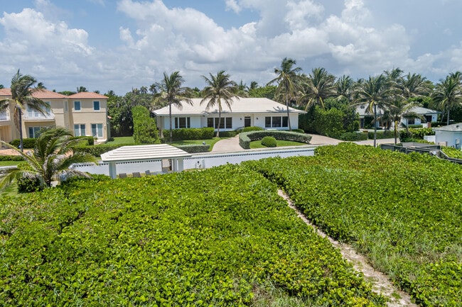 Building Photo - 1426 N Ocean Blvd