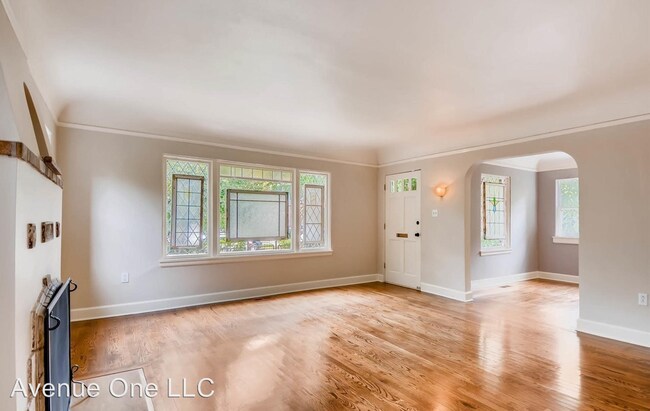 Building Photo - 6327 34th Ave SW