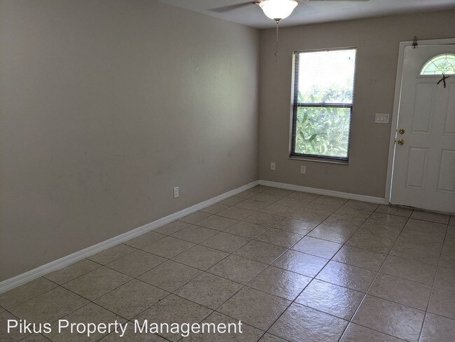 Foto del edificio - 5031 27th Pl SW