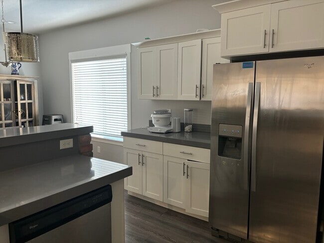 Building Photo - 5545 Sicily Ln