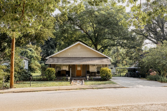Photo - 209 Mill St House