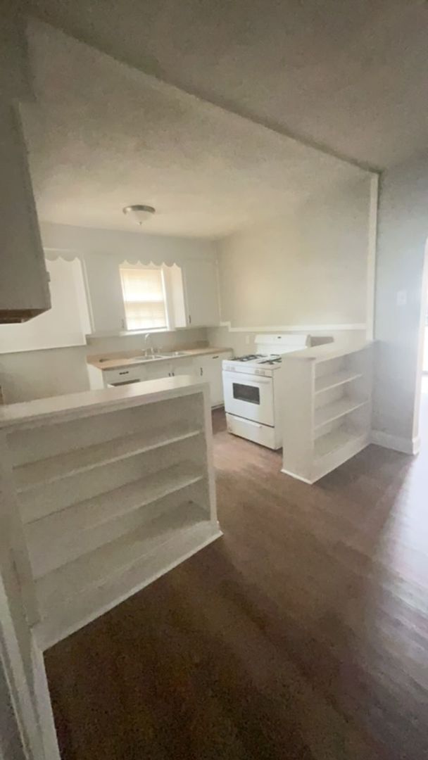 Foto del edificio - 2741 Kimball Ave