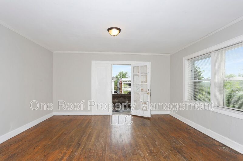 Foto principal - 3223-3225 E 8th St.