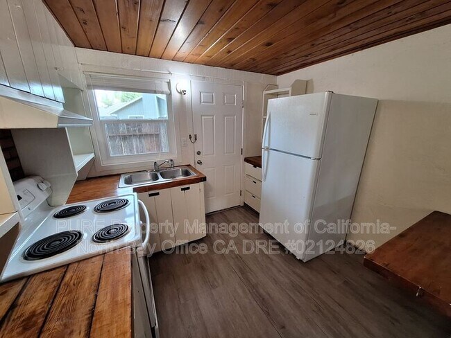 Building Photo - 771 E Cotati Ave