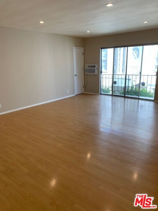 Foto del edificio - 1201 S Sherbourne Dr