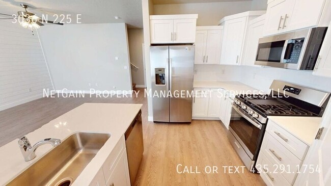 Building Photo - 3036 225 E