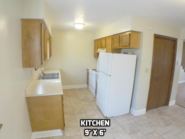 Building Photo - 120 Karen Way