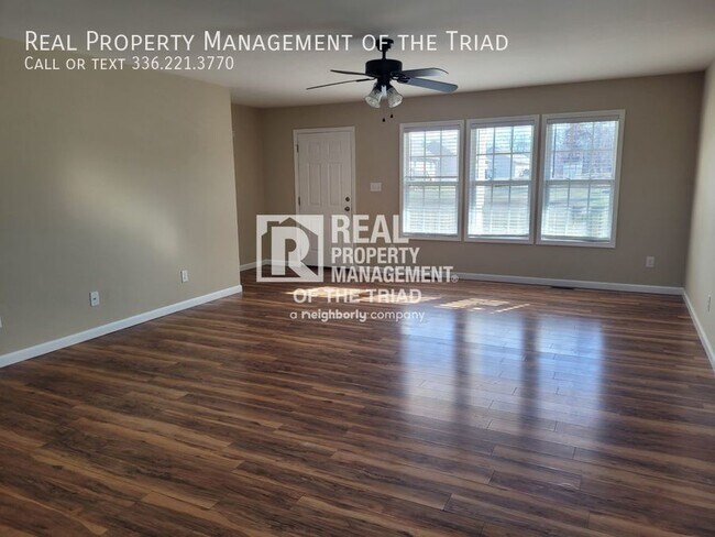 Building Photo - Newer Construction 3 bed/2 bath home with ...