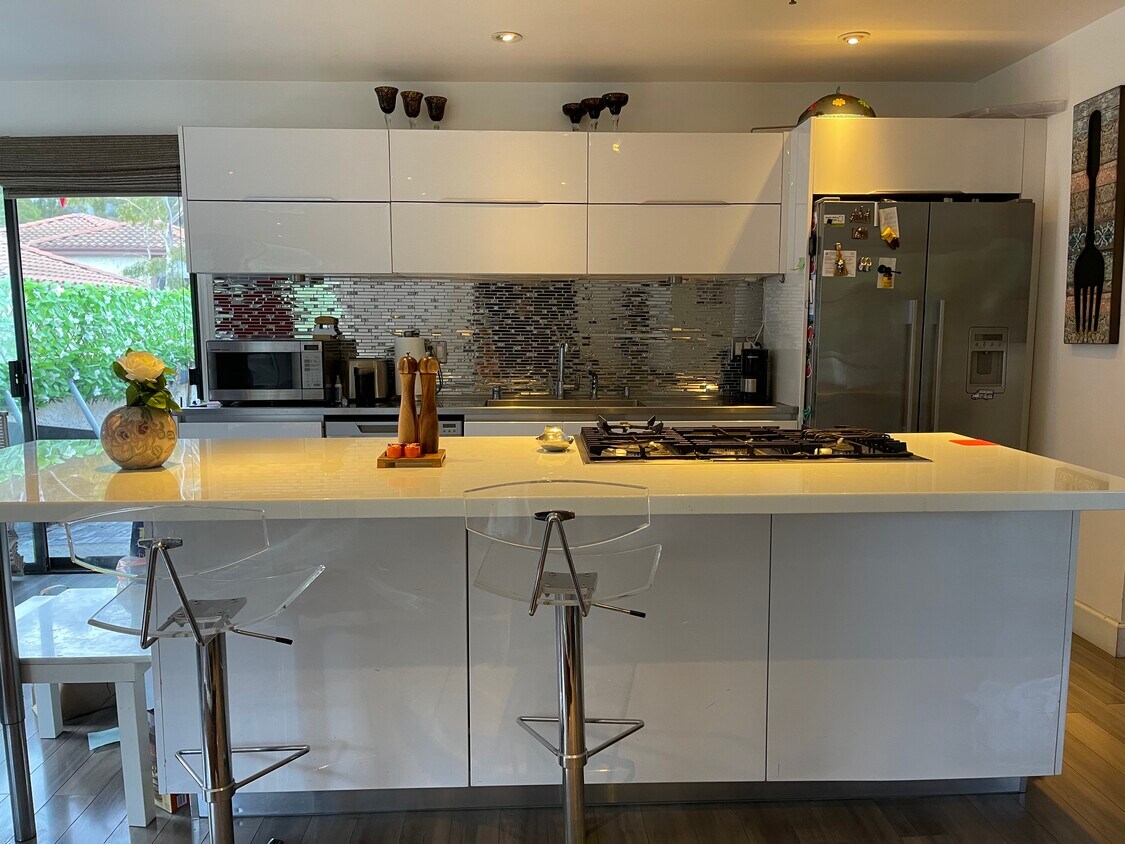 Foto principal - 549 Palisades Dr