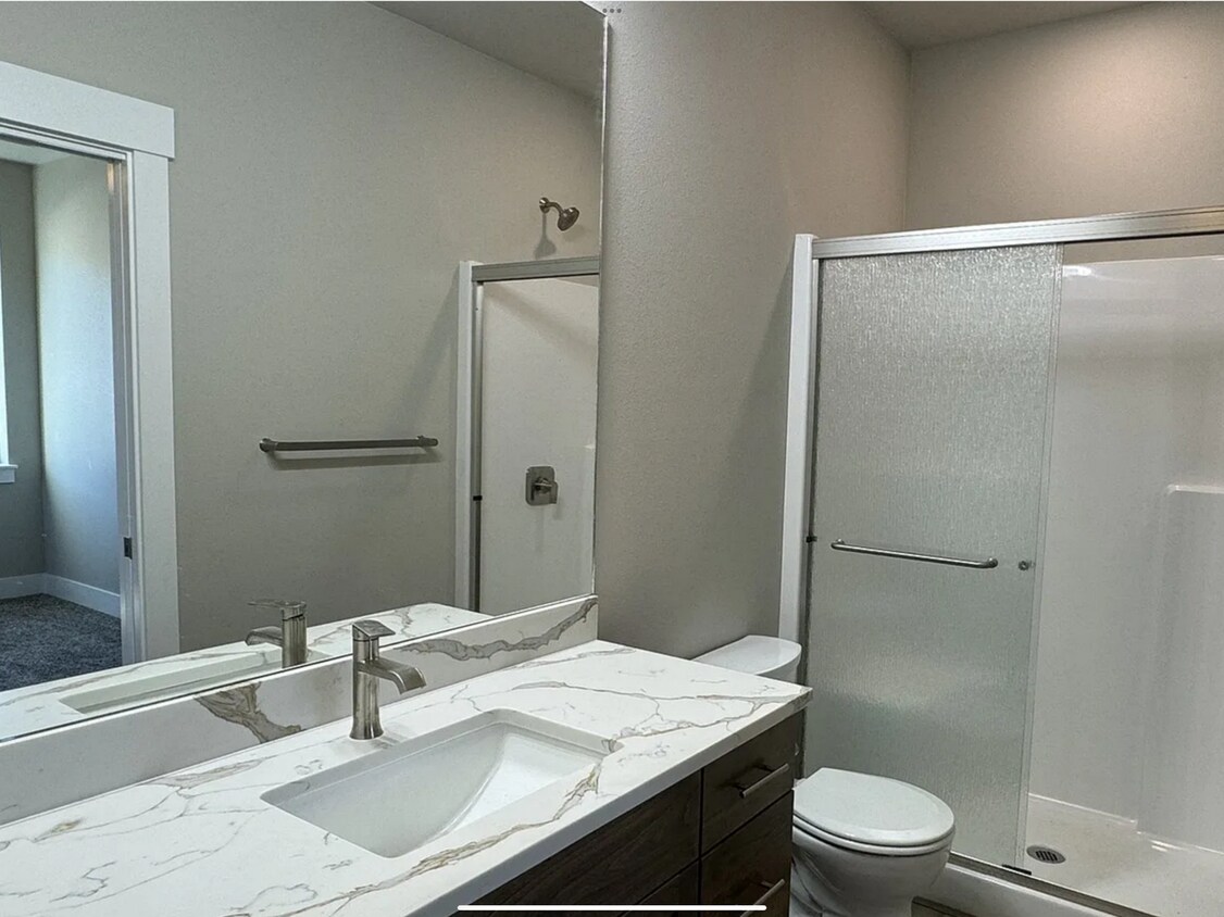 Building Photo - 101 Coles Vly St