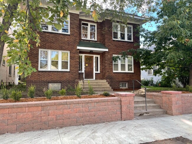 Building Photo - 3218 Bryant Ave S