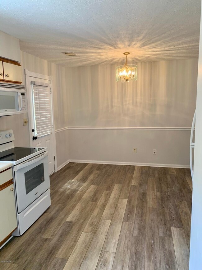 Building Photo - 103 Downing St