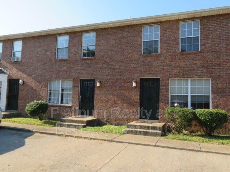 2002 Tynewood Dr Unit N/A, Clarksville, TN 37042 Condo for Rent in
