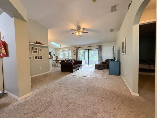 Foto del edificio - Very Nice 3/2 Home For Rent in Gated Commu...