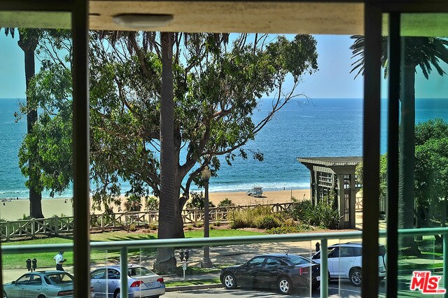 Foto del edificio - 951 Ocean Ave