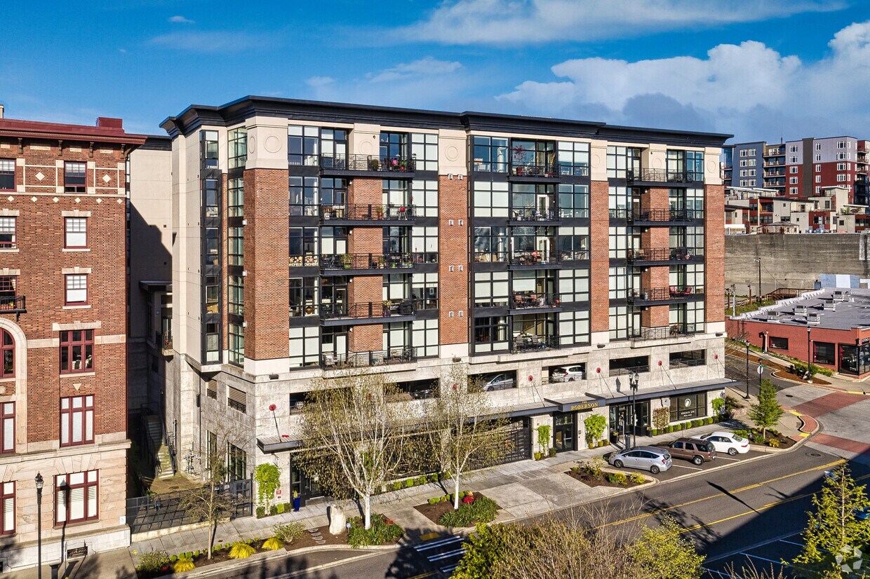 The Roberson Apartments in WA The Roberson Apartments in WA