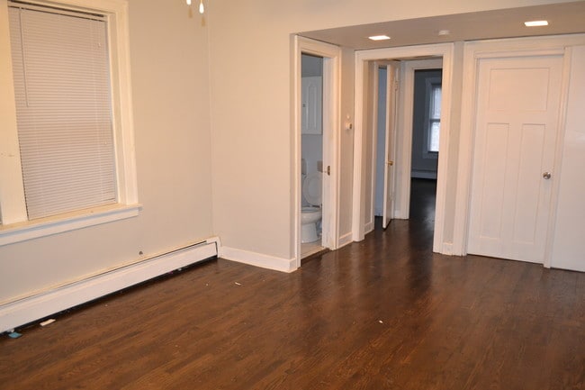 Building Photo - 2948 W Nelson St