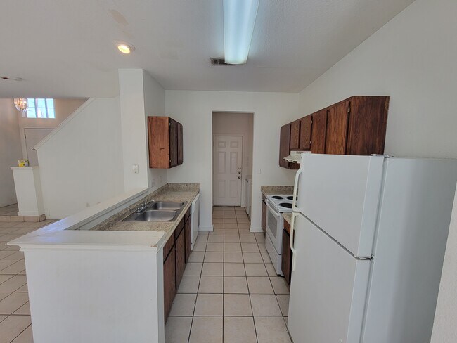Building Photo - 843 Sagewood Trail