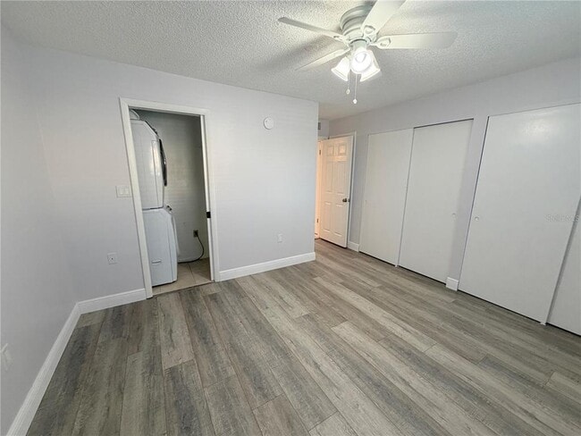 Foto del edificio - 1000 Lake of the Woods Blvd
