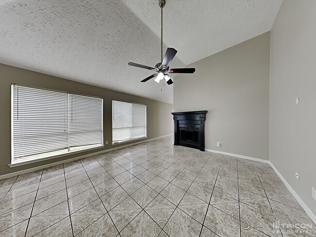 Foto del edificio - 8711 Croteau Dr