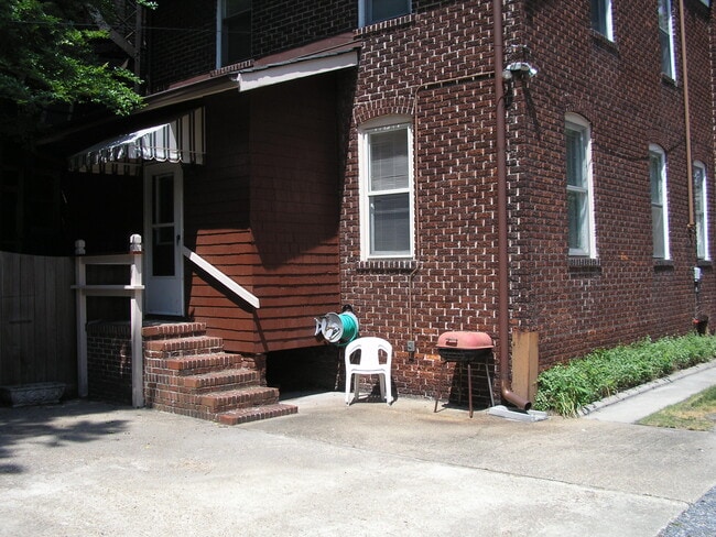 Building Photo - 1709 Hampton Blvd