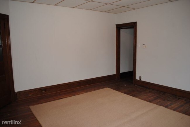 Building Photo - 111 W Wood St