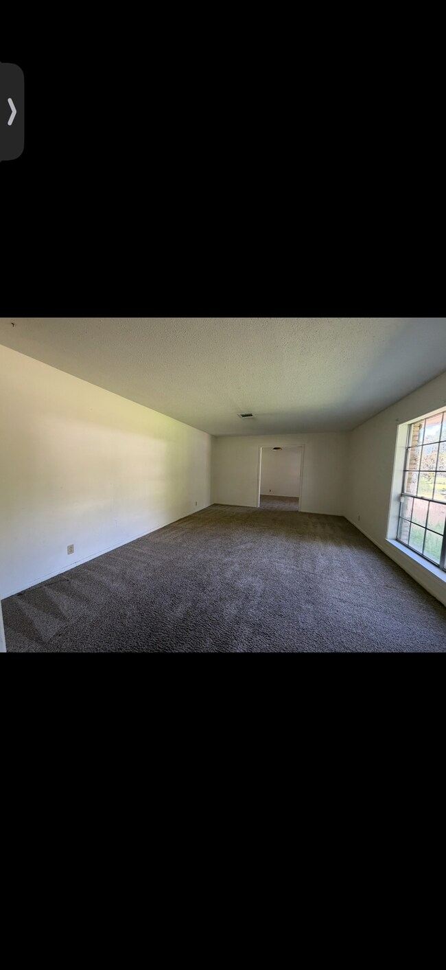 Foto del edificio - 2102 Elmwood Dr