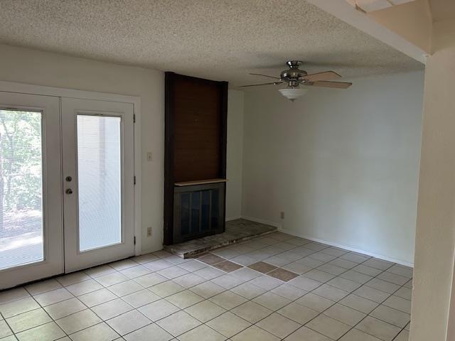 Foto del edificio - 1616 Elmhurst Dr