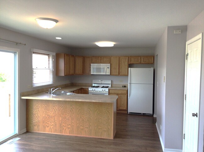Building Photo - 1749 Quail Ct