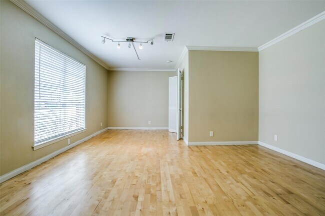 Building Photo - 638 Williams Way