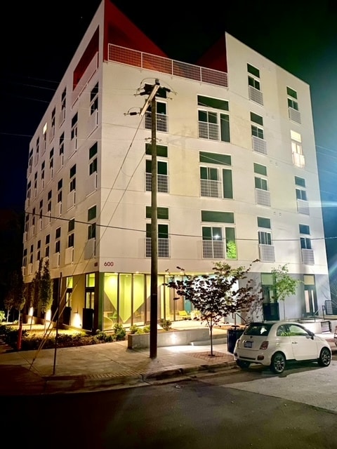 Photo - 600 S Duke St Apartment