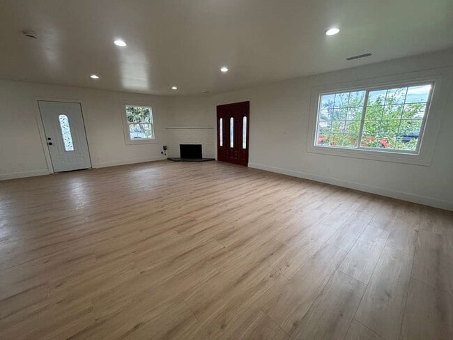 Foto del edificio - 7323 Luxor St