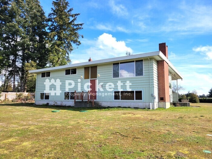 Large 3+ Bedroom Home on Huge East Bremert... House for Rent in Bremerton, WA