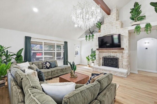 Foto del edificio - 2831 Rosewood Blvd