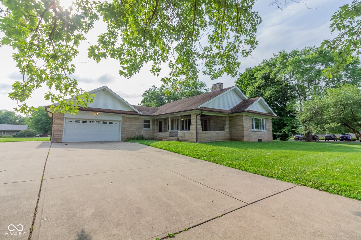 Foto principal - 1041 N Bluff Rd