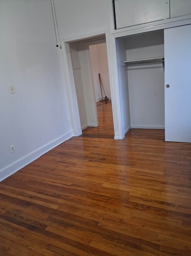 Foto del edificio - 825 Pond St