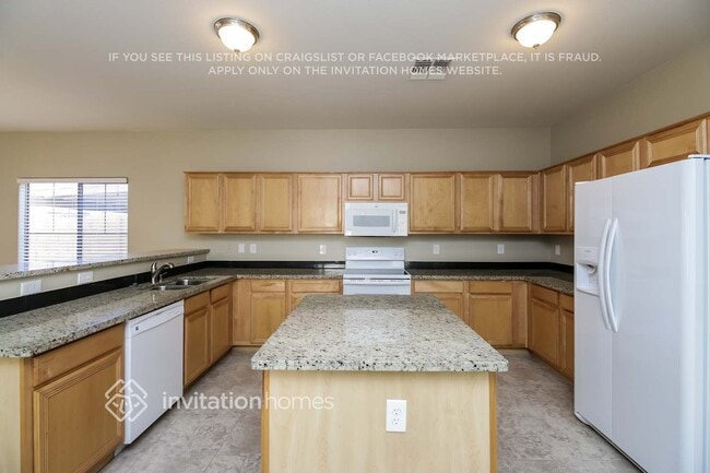 Foto del edificio - 15940 W Mauna Loa Ln