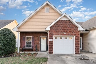 Building Photo - Stylish Furnished 2BR Retreat w/ Garage | ...
