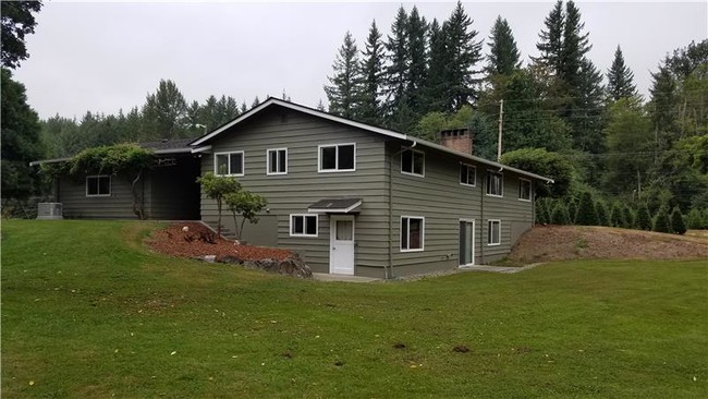 Building Photo - 18027 Issaquah Hobart Rd SE