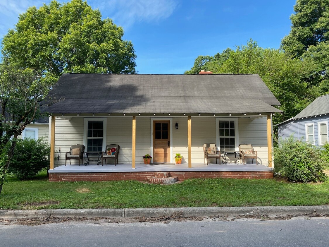 Foto principal - 317 E Wilson Ave